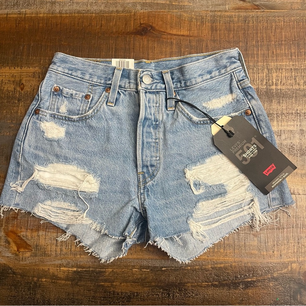 NWT Levi's Women's 501 Distressed Denim Shorts - Light Blue